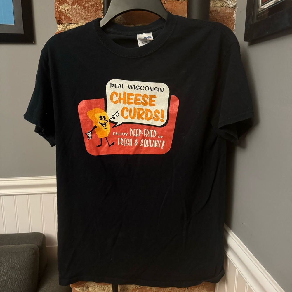 Wisconsin Cheese Curds Black Graphic Tshirt Size Small